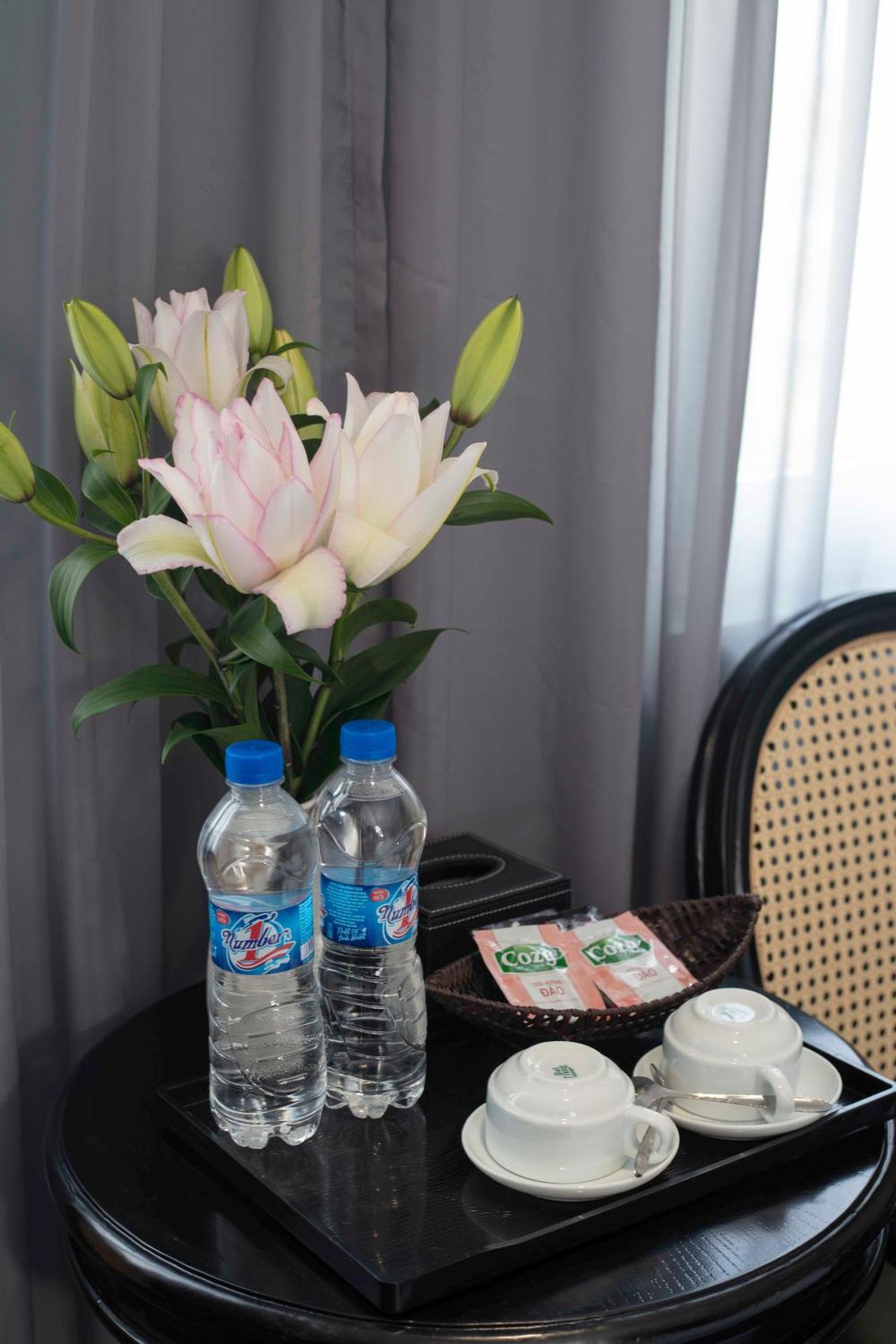 Madelise Palace Hotel & Travel Hanoï Extérieur photo